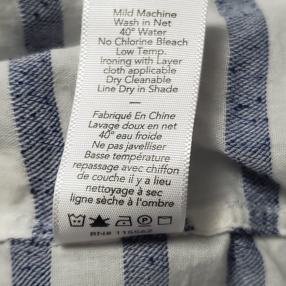 Elizabeth James Collared Longsleeve Button Down . - Picture 5 of 6